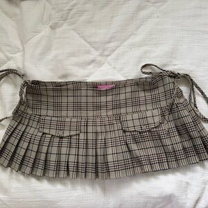 Edikted PEIGHTON PLAID PLEATED MINI SKORT